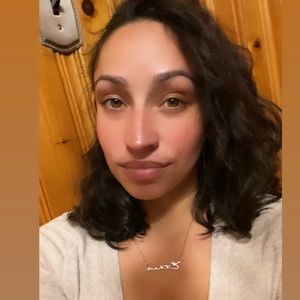 Meet your Posher, Steph